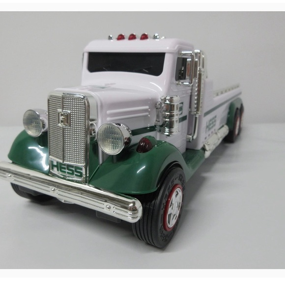 3-IN- 1 HESS FLATBED TRUCK WITH HOT RODS - Picture 4 of 7